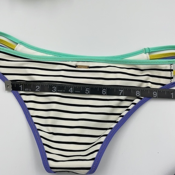 VICTORIA’S secret black & white stripe triangle bikini size S/P - Picture 6 of 7